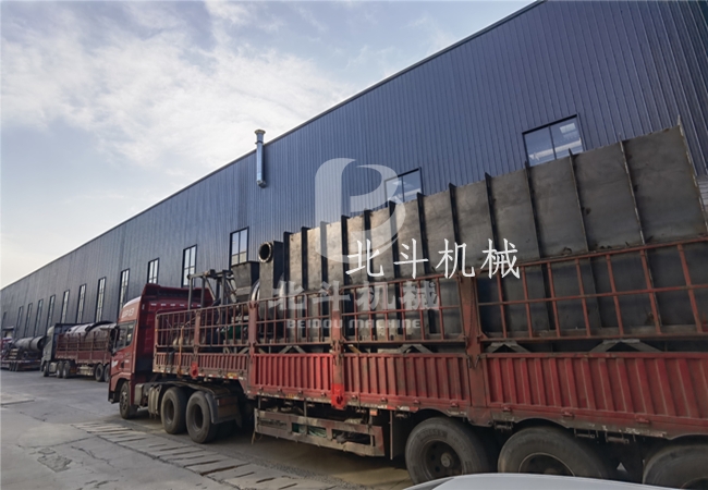 城市汙泥红豆视频app下载機裝車發往山西地區,做好每一個環節