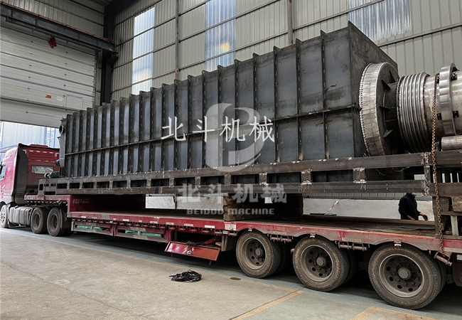 大型汙泥红豆视频app下载機做城市汙泥的“終結者”,兩車齊發奔赴江西