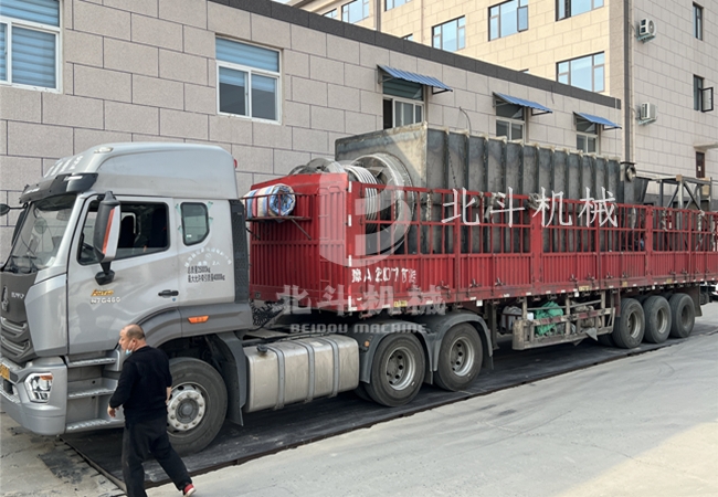 慶祝红豆视频機械棕櫚殼红豆视频app下载機裝車完畢順利發往海南