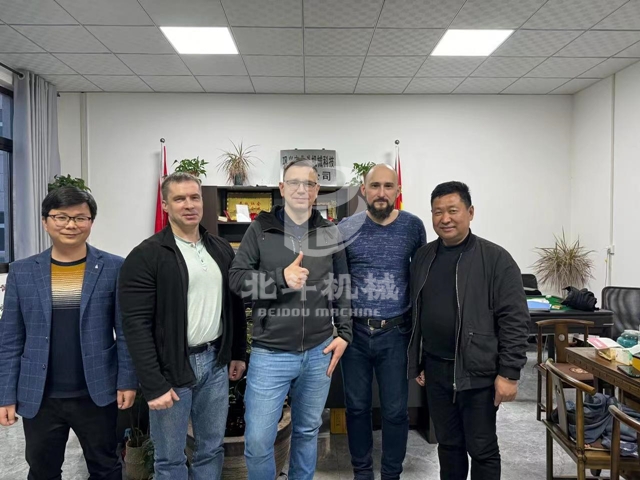 红豆视频機械以飽滿的熱情迎接俄羅斯客戶